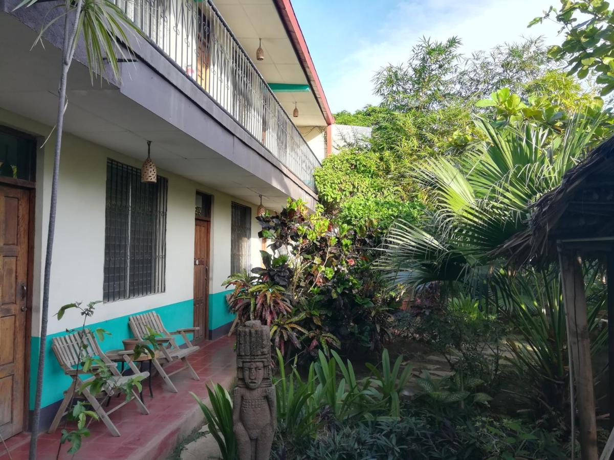 Hostal Harvest House Leon Exterior photo